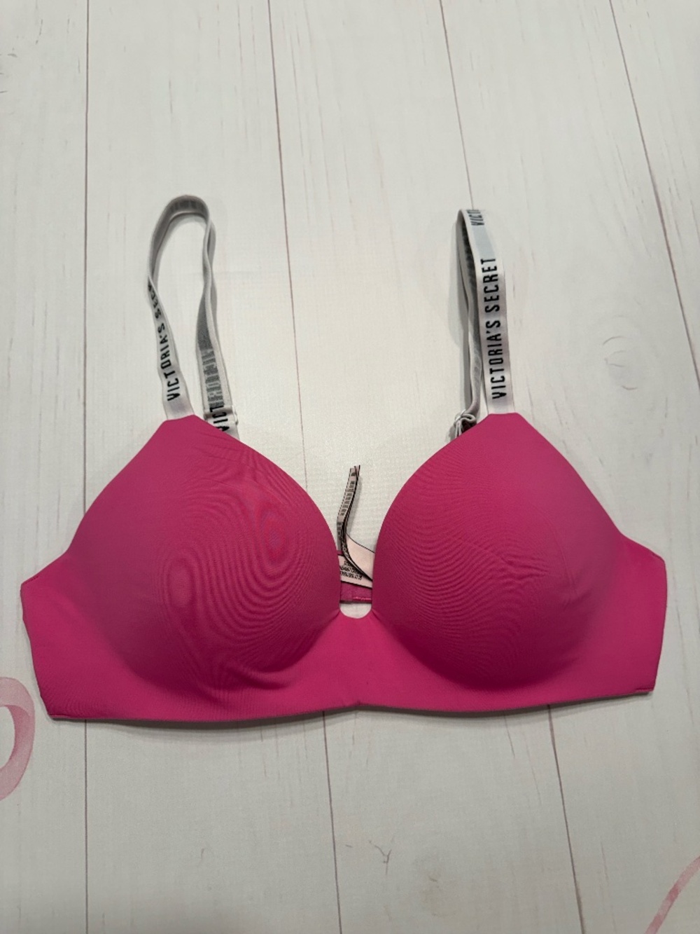 Victoria's Secret Logo Lightly Lined Wireless Bra 36B